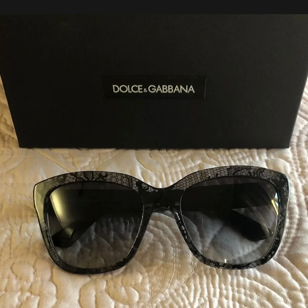 🎉HP🎉New Dolce & Gabbana Chantilly Lace Logo Sunglasses  Anthracite Gray🖤